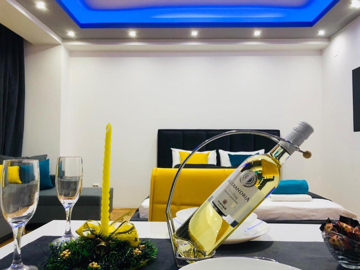 Front Beach Exclusive Apartments Struga Exterior foto