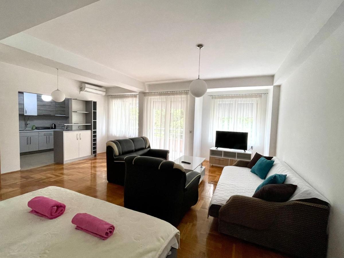Front Beach Exclusive Apartments Struga Exterior foto