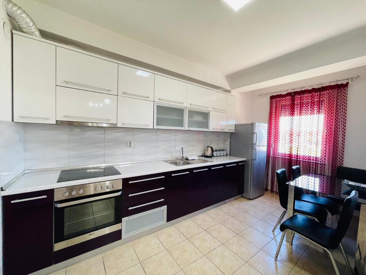 Front Beach Exclusive Apartments Struga Exterior foto