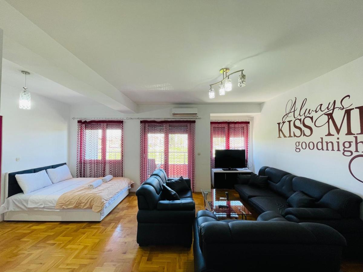 Front Beach Exclusive Apartments Struga Exterior foto