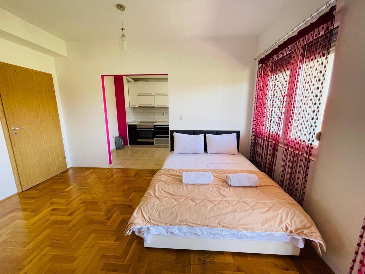 Front Beach Exclusive Apartments Struga Exterior foto